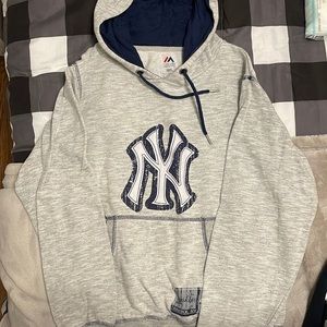Womens New York Yankees Majestic Hoodie Size S